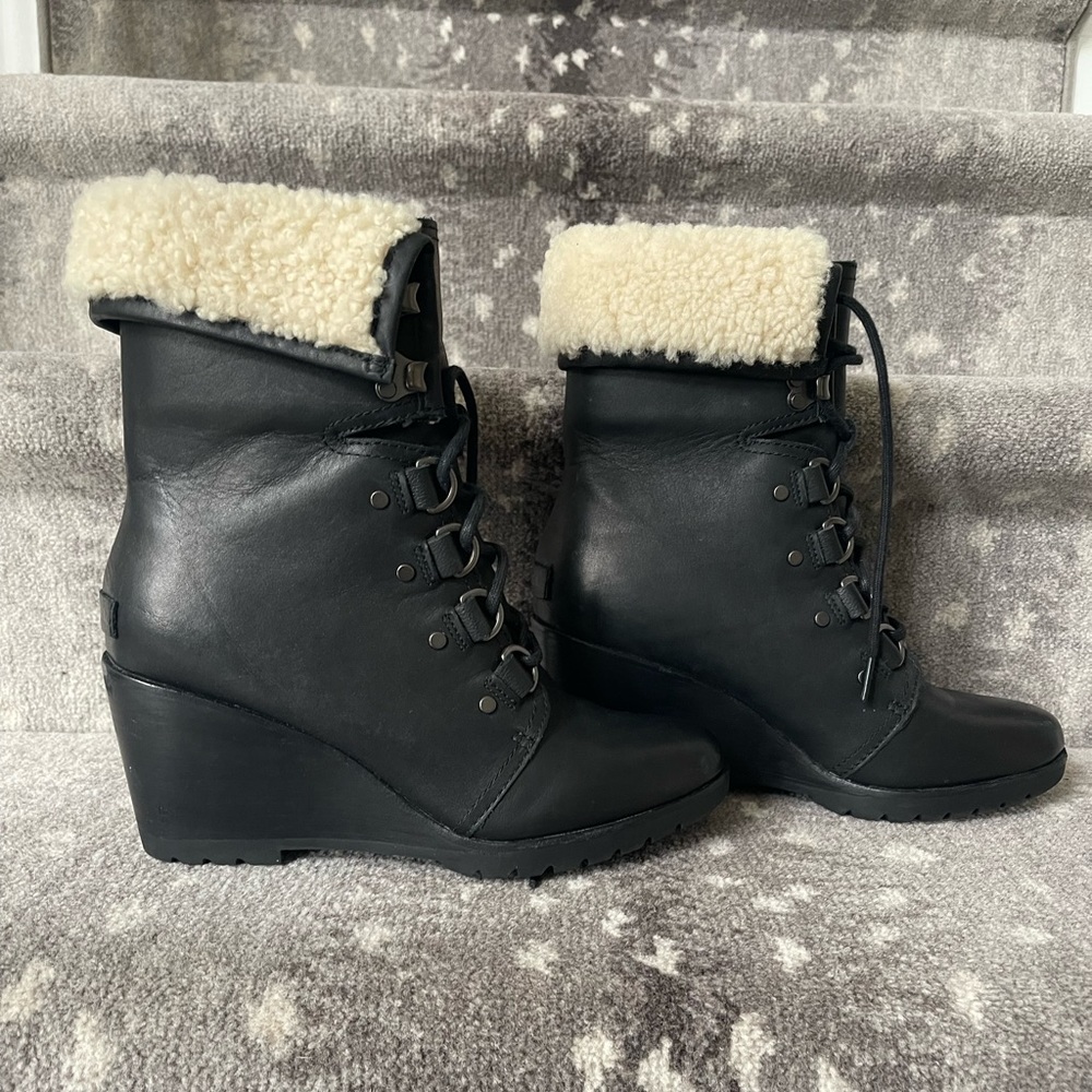 SOREL Sherpa Wedge Boot in Black, SZ 9
